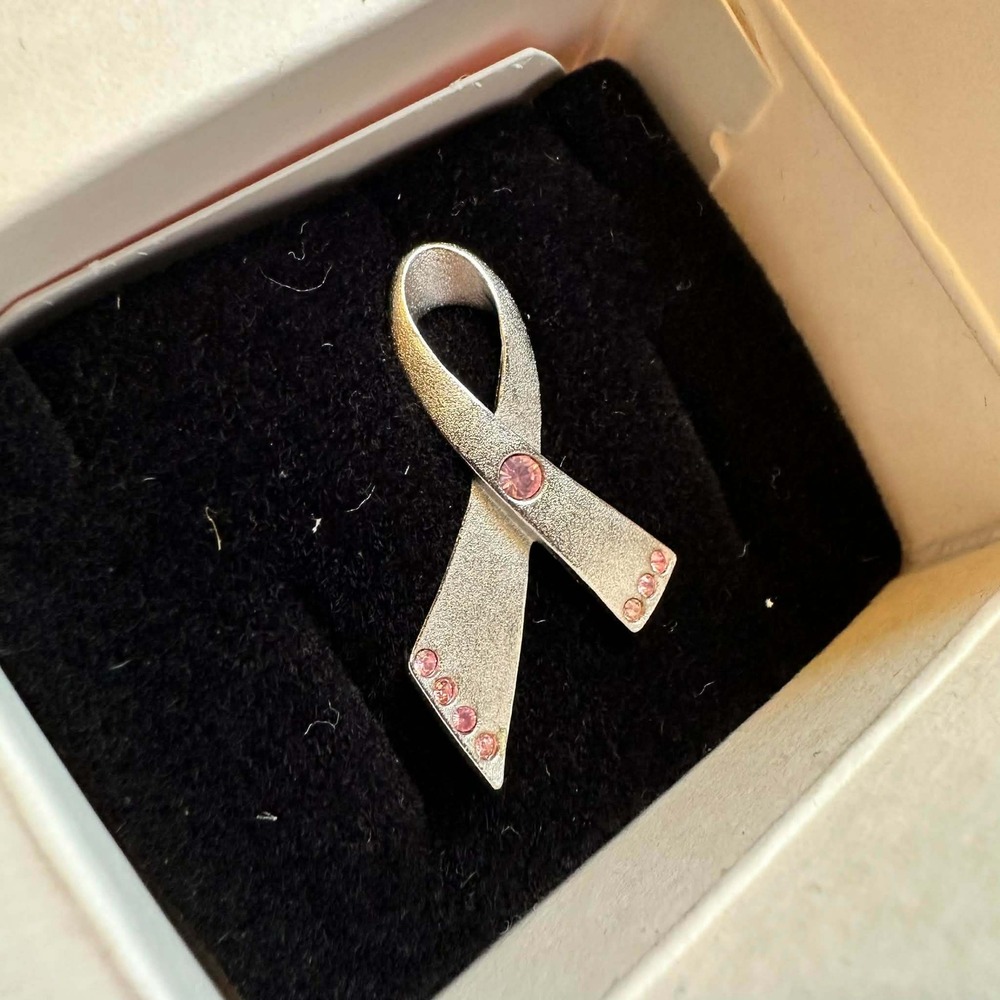 Avon‎ Pink Ribbon Pin Silvertone Breast Cancer Awareness Rhinestone 2000 New Box - Picture 3 of 6